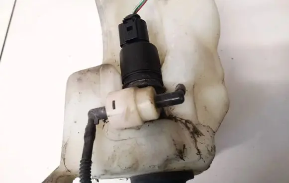 Skoda Octavia Mk1 (1U) Windscreen/windshield washer pump