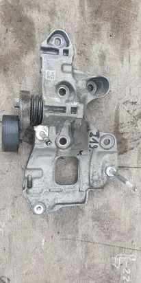 Renault Captur II Generator/alternator bracket 117105158R