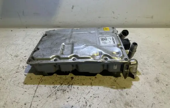 Volvo XC40 Battery charger (optional) 32383456 P32383456 S30109362