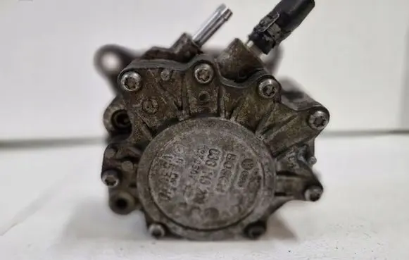Volvo V70 Oil pump 31330979