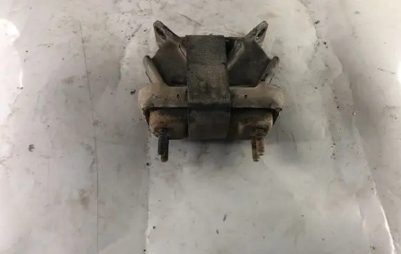 KIA Sorento Gearbox mount