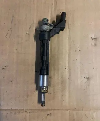 Porsche Panamera (971) Fuel injector 06M906036AD