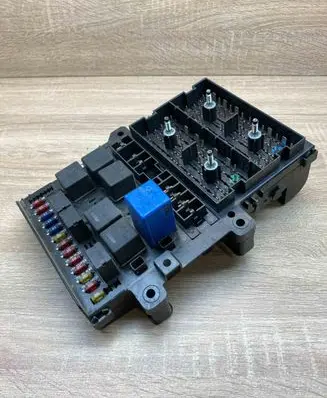 Chrysler Voyager Fuse module P04707996AF