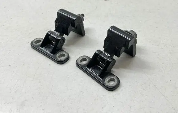Volkswagen Touran III Tailgate/trunk/boot hinge 5G6827301A
