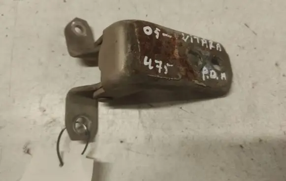 Suzuki Grand Vitara II Front door lower hinge 