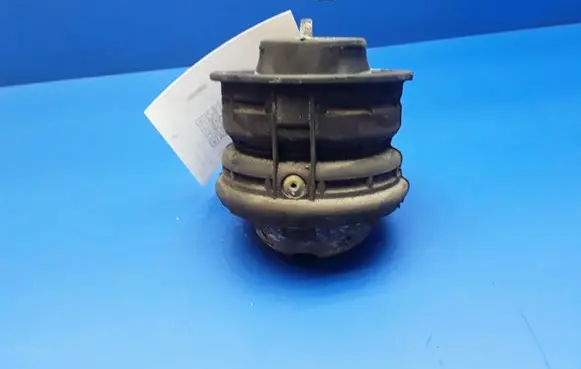 Mercedes-Benz CLK A209 C209 Engine mount bracket A2032410413