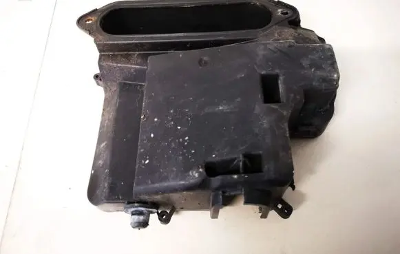 Volkswagen PASSAT B5 Fuse box cover 8d1907355b