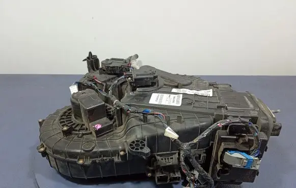 Chrysler Pacifica Interior heater climate box assembly P68342100AB