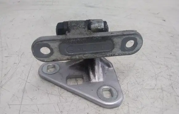 Mercedes-Benz E W211 Front door lower hinge 