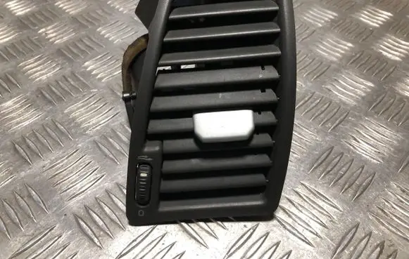 Volvo XC90 Dashboard side air vent grill/cover trim 3409399