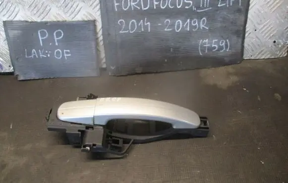 Ford Focus Loading door exterior handle/bracket 