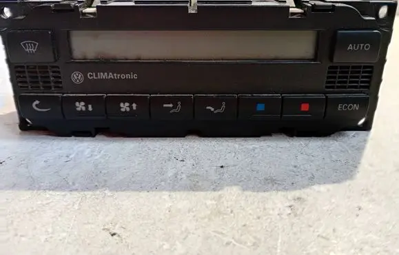 Volkswagen PASSAT B5 Climate control unit