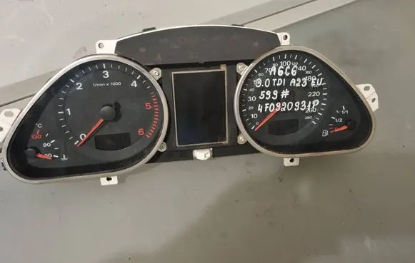 Audi A6 S6 C6 4F Speedometer (instrument cluster) 4F0920931P 4F0910930C