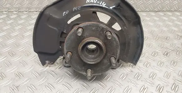 Toyota RAV 4 (XA40) Front wheel hub 
