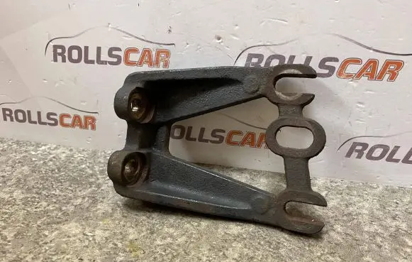 Opel Vivaro Engine mounting bracket 8200577165
