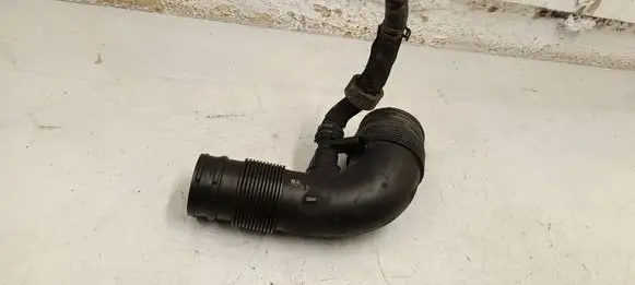 Porsche Cayenne (92A) Air intake hose/pipe 7p6129571
