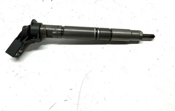 Audi A4 S4 B8 8K Fuel injector 059130277CD