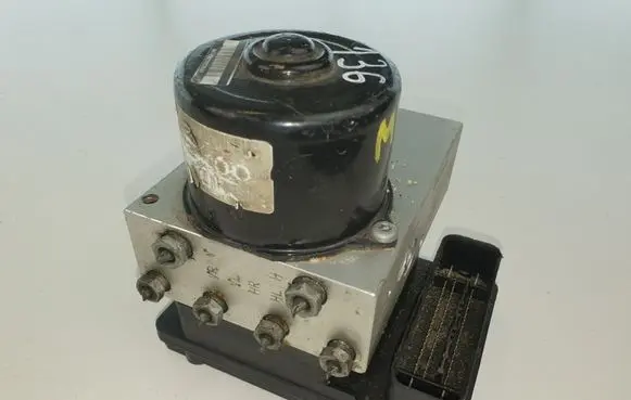 Mercedes-Benz C W203 ABS Pump A0325459132 10092515413