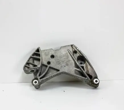 Volkswagen Golf VII Engine mounting bracket 06K199207A