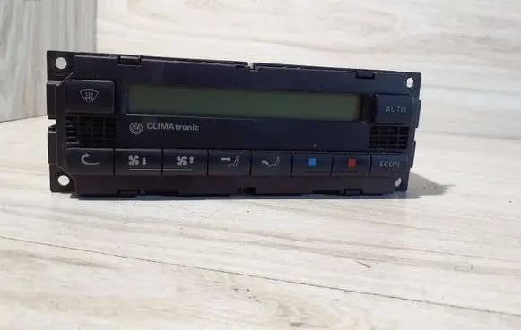 Volkswagen Golf IV Climate control unit