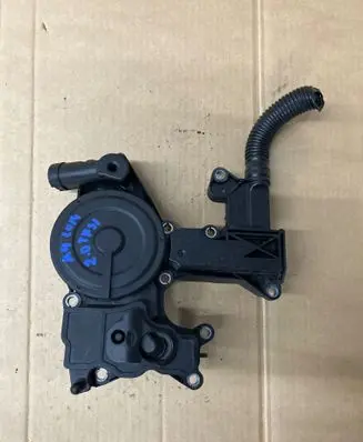 Volkswagen Golf VI Oil breather separator 06H103495B