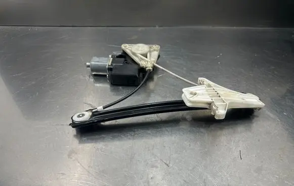 Volkswagen Polo V 6R Rear door window regulator with motor 0130822533 E850201008 FPB141