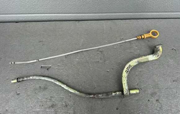 Nissan King Cab, Navara Oil level sensor 11150VK500 11140VK561