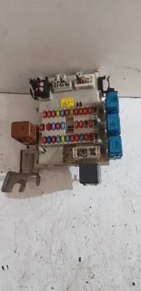 Nissan Primera Fuse box set 24350AV700 020304