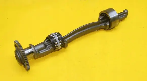 Volkswagen Golf VII Oil pump balance shaft 03N103303B