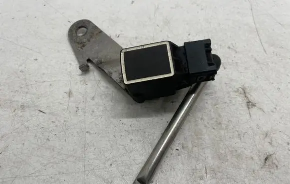 BMW 5 E60 E61 Headlight/headlamp level sensor 6784696