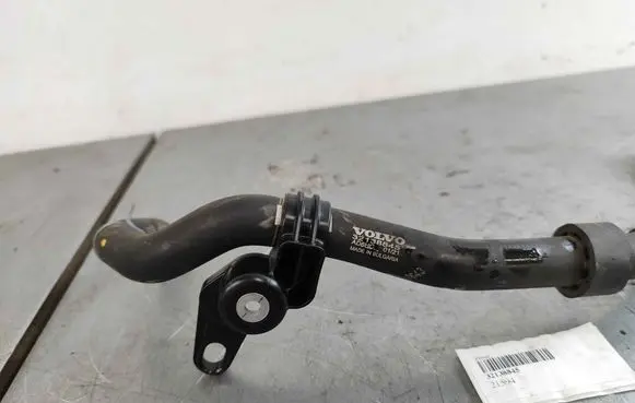 Volvo XC60 Engine coolant pipe/hose 32138845
