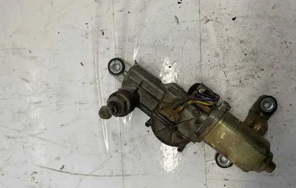 Nissan Patrol Y60 Rear window wiper motor