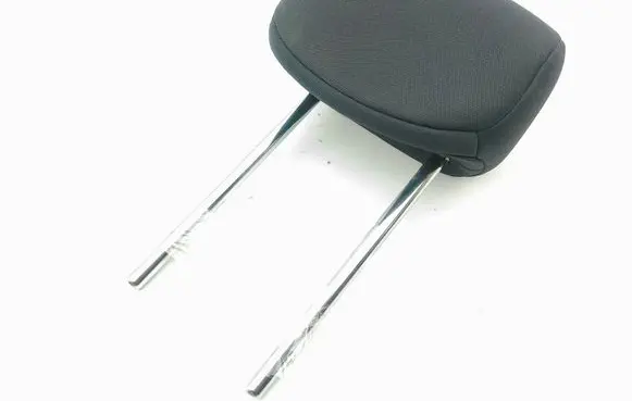 Nissan Leaf II (ZE1) Rear seat headrest 