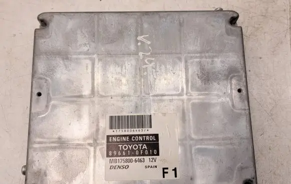 Toyota Corolla Verso AR10 Engine control unit/module MB1758006463 896610F010