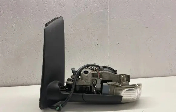 Volkswagen Touran I Front door wing mirror part E1010744
