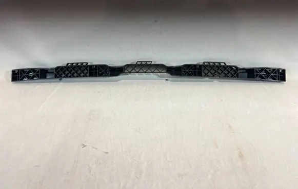 Volkswagen PASSAT B8 Front bumper mounting bracket 3G0807889