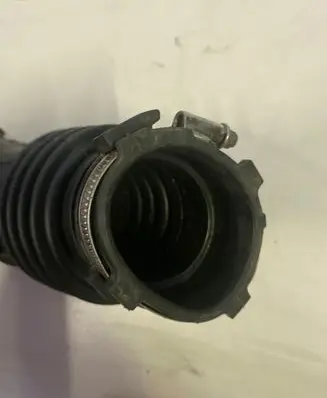 Audi A5 8T 8F Turbo air intake inlet pipe/hose 06H129629E