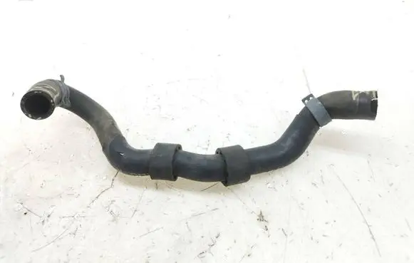 Engine coolant pipe/hose
