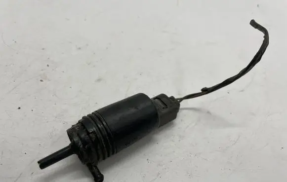 BMW 1 F20 F21 Windscreen/windshield washer pump 8377612
