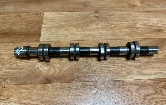Volkswagen PASSAT B6 Camshaft 0018