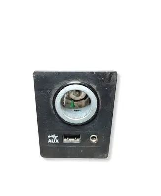 Volkswagen PASSAT B8 USB socket connector 5Q0035726