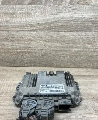 Citroen Berlingo Engine control unit/module 9661813780 0281012620
