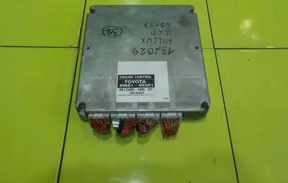 Toyota Hilux (AN10, AN20, AN30) Engine control unit/module 896610K001