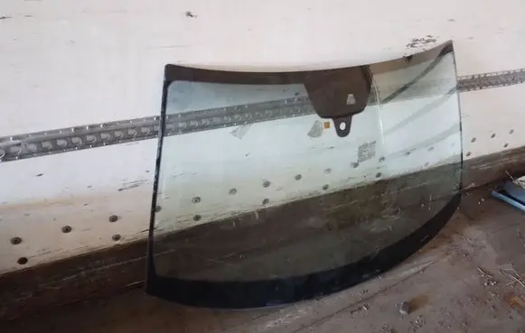 Porsche Panamera (971) Front windscreen/windshield window 