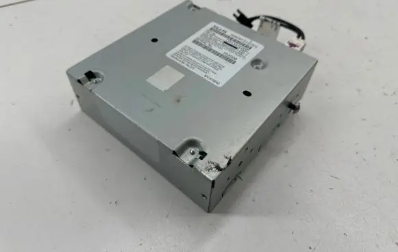 Tesla Model S Radio/CD/DVD/GPS head unit 100478701E 152006 CRLX51E0GD