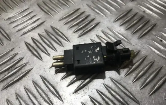 Mercedes-Benz 190 W201 Brake pedal sensor switch 0005457709