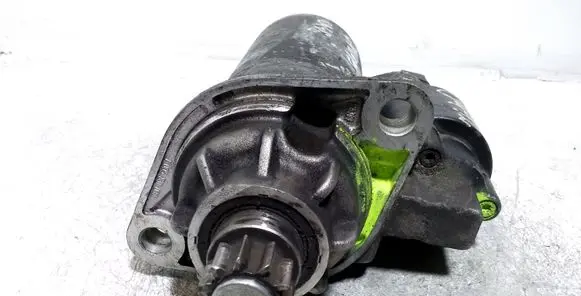 Volkswagen Golf IV Starter motor 0001125018 02M911023A