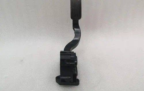Tesla Model Y Accelerator throttle pedal 1020792