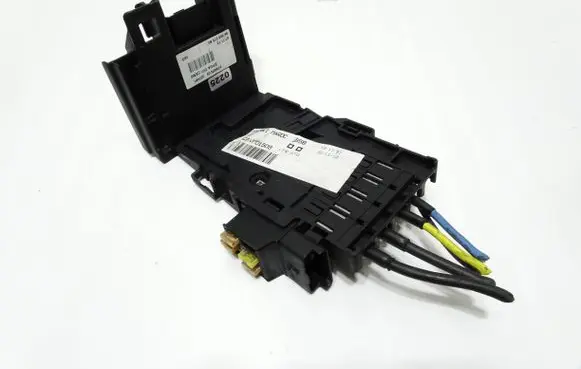 Peugeot 308 Fuse module 28236841