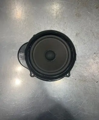 Land Rover Discovery 3 - LR3 Front door speaker XQM500300 L0G1C7 165RG056